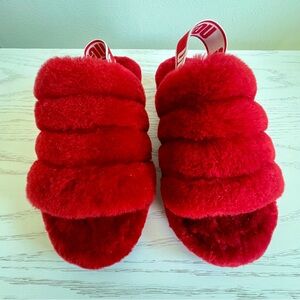 Red Uggs Slippers ❤️🥿